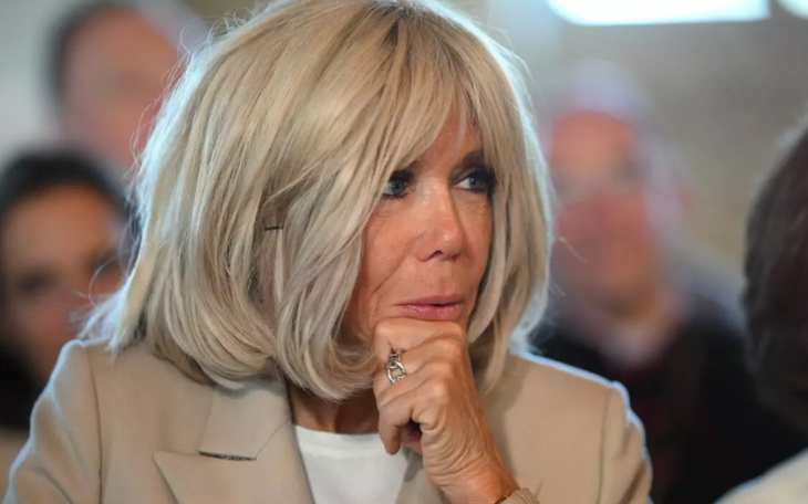 Con gái Đệ nhất phu nhân Pháp: Mẹ tôi bị lo âu nghiêm trọng vì tin đồn về giới tính - Ảnh 3.