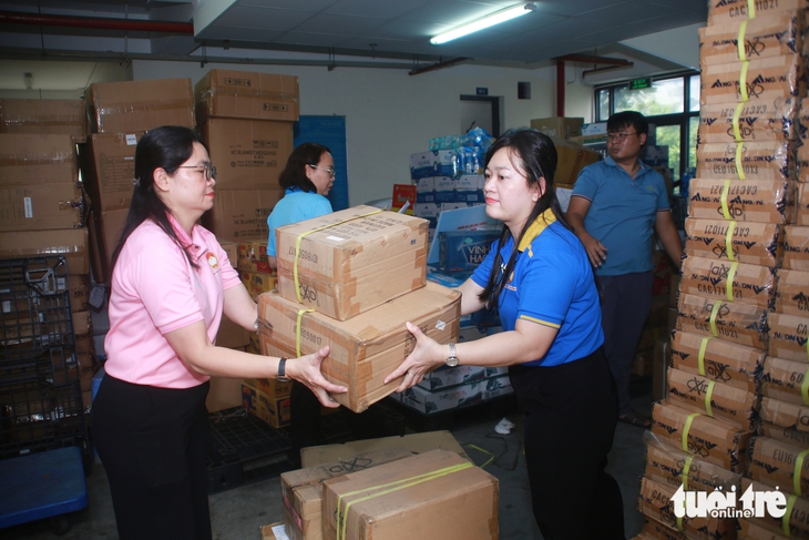 TP.HCM chuyển 30 tấn hàng hóa đến Nghệ An ủng hộ đồng bào khắc phục thiệt hại bão lũ- Ảnh 4. Nghệ An - Ảnh 3.