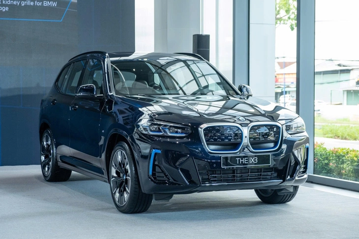 BMW iX3 giảm giá kỷ lục hơn 1 tỷ đồng tại đại lý: Giá thực tế còn gần 2,5 tỷ ngang ngửa Mustang Mach-E, khách mua phải đánh đổi một điều- Ảnh 3. Tin tức giá xe: BMW iX3 giảm giá kỷ lục hơn 1 tỉ đồng - Ảnh 2.