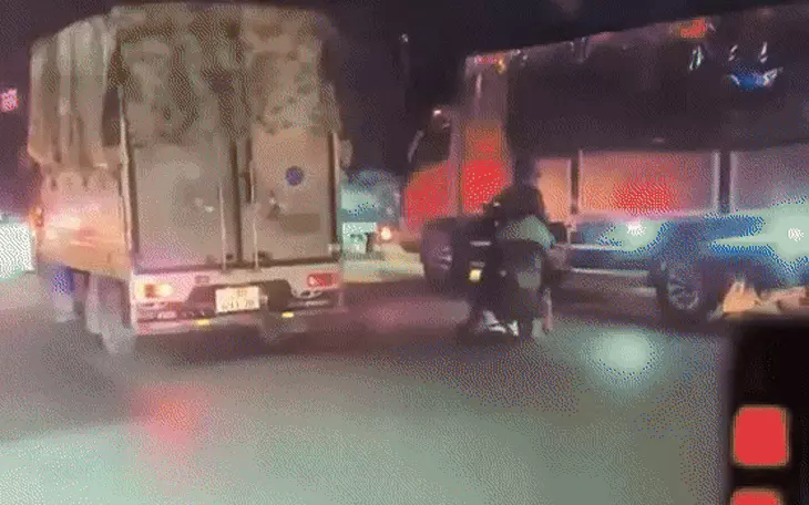 Cháy căn hộ ở tầng 12 tại chung cư Winhouse Hàm Nghi - Ảnh 3.