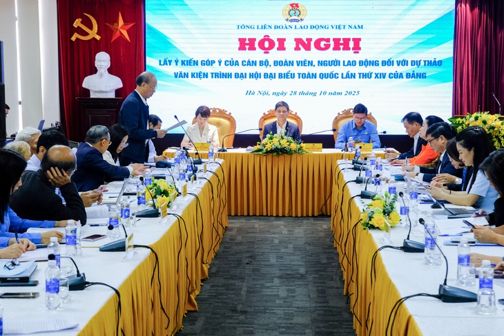 Góp ý văn kiện Đại hội Đảng XIV: Đến lúc hướng tới tiền lương đủ sống - Ảnh 2. tiền lương - Ảnh 2.