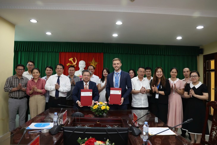 Trường đại học Hồng Đức đổi mới, hội nhập để phát triển bền vững - Ảnh 2.