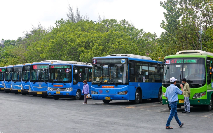 Xe tải gắn màn hình LED trên thùng đi 'diễu phố', công ty quảng cáo bị xử phạt - Ảnh 3.