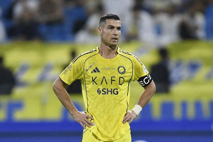 Ronaldo bị đội của Benzema loại khỏi King's Cup dù chơi hơn người - Ảnh 3.