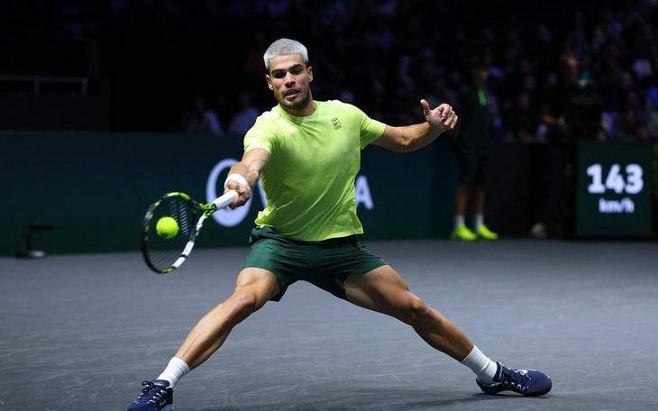 Sinner vô địch Paris Masters để giành lại vị trí số 1 thế giới - Ảnh 3.