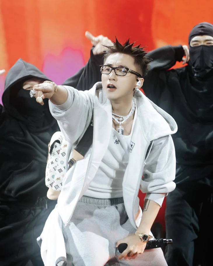 Sơn Tùng M-TP - Ảnh 2.