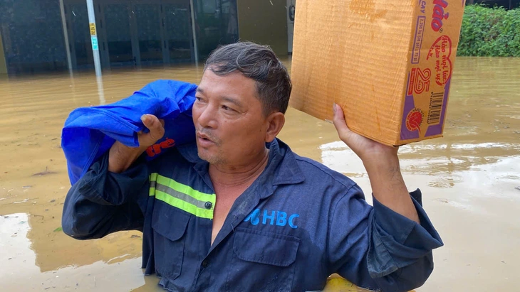 Cứu trợ - Ảnh 1.