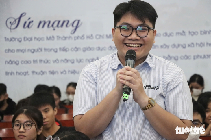 AI lên ngôi, sinh viên học cách trả lời 'Tôi là ai' như thế nào?- Ảnh 2.