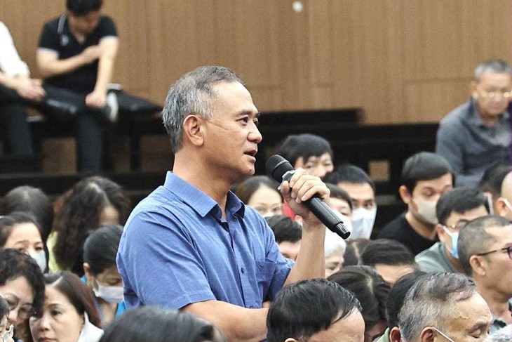 Hình ảnh ca sĩ Vũ Hà, cựu bí thư Thành ủy TP Hòa Bình cũ cùng hơn 130 người hầu tòa vụ đánh bạc - Ảnh 1.