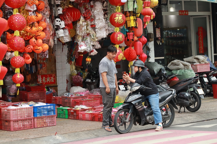 'Phố hàng mã' tại TP.HCM vắng lặng mùa Halloween, vì sao? - Ảnh 3.