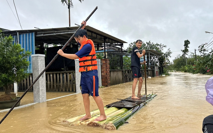 Nước lũ thượng lưu Vu Gia – Thu Bồn xuống chậm, hạ lưu vẫn cao, ngập diện rộng - Ảnh 6.