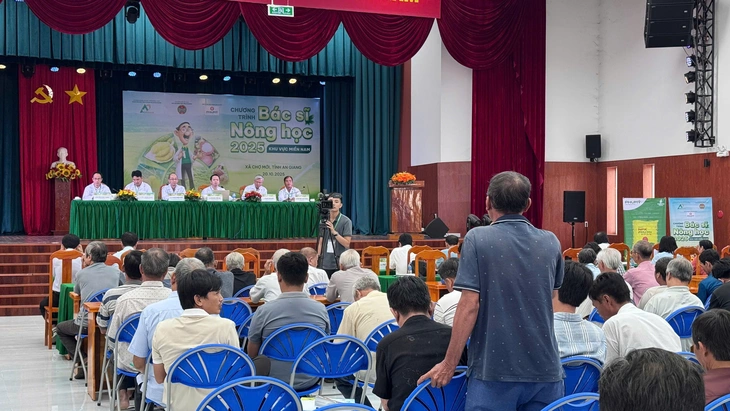 'Bác sĩ nông học' về với miền Tây mùa nước nổi - Ảnh 2.