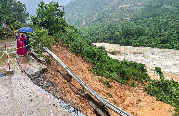 Để tránh sạt lở, ngập lụt kỷ lục: Phải bảo vệ rừng! - Ảnh 1. bảo vệ rừng - Ảnh 1.