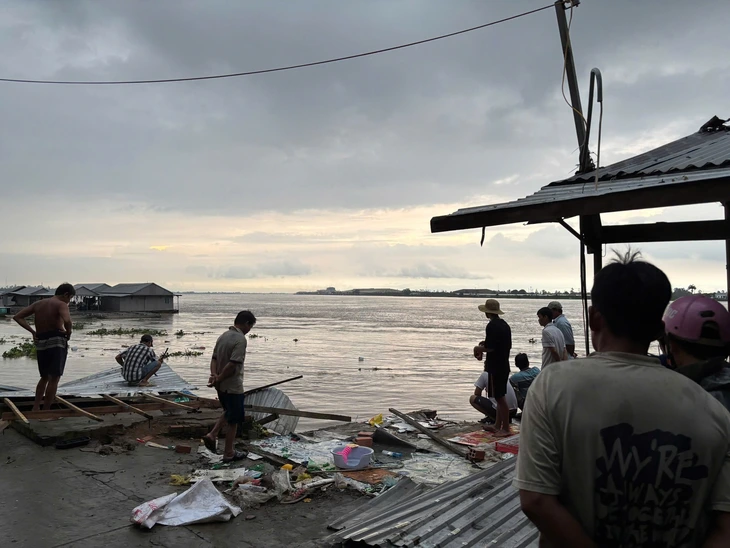 Cồn Mỹ Hòa Hưng sạt lở nghiêm trọng, 9 nhà dân bị ảnh hưởng  - Ảnh 1.