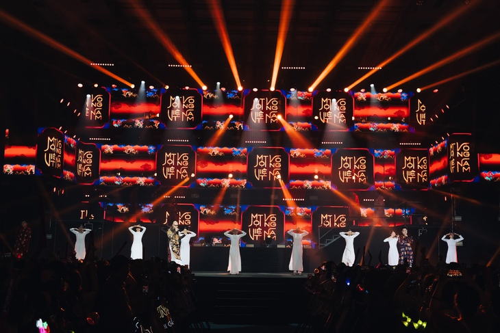 Tự Long và 24 nghệ sĩ Việt quyên tiền ủng hộ đồng bào vùng bão lũ - Ảnh 5. bão lũ - Ảnh 5.