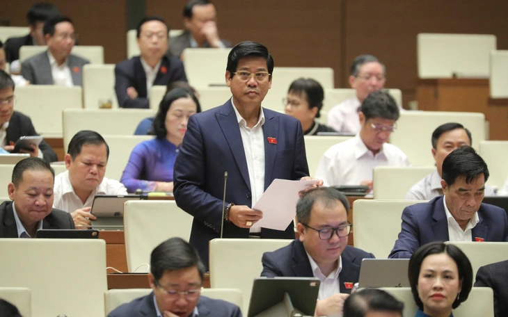 Không thể để bác sĩ phải đánh đổi tính mạng của mình khi đang cố gắng giữ lấy sinh mạng người khác - Ảnh 2.