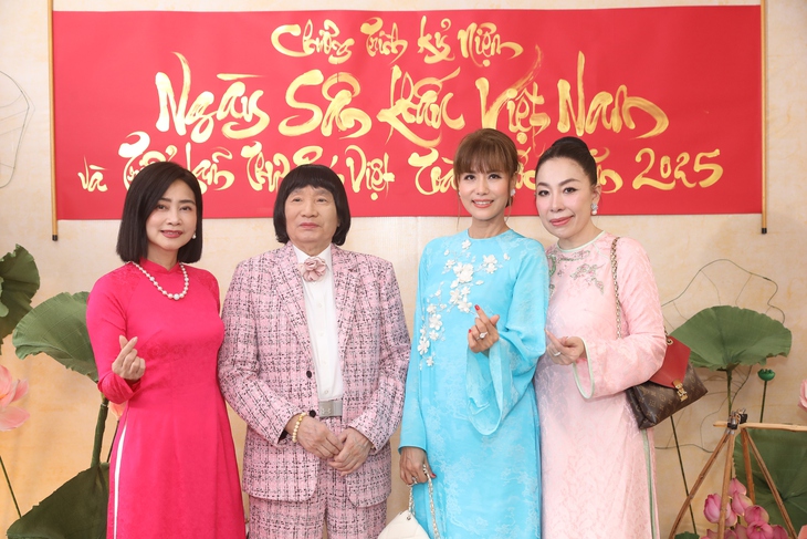 Xin chữ thư pháp miễn phí tại Nhà văn hóa Thanh niên TP.HCM - Ảnh 5.