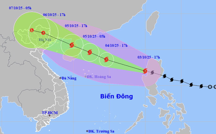 Bão Matmo đi nhanh, rất mạnh trên Biển Đông - Ảnh 1.