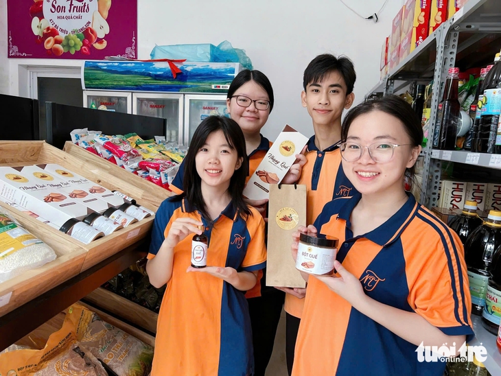 Lũ dữ không ngăn lòng đam mê khoa học, nữ sinh vùng cao trúng tuyển ngành… đường sắt tốc độ cao - Ảnh 4.