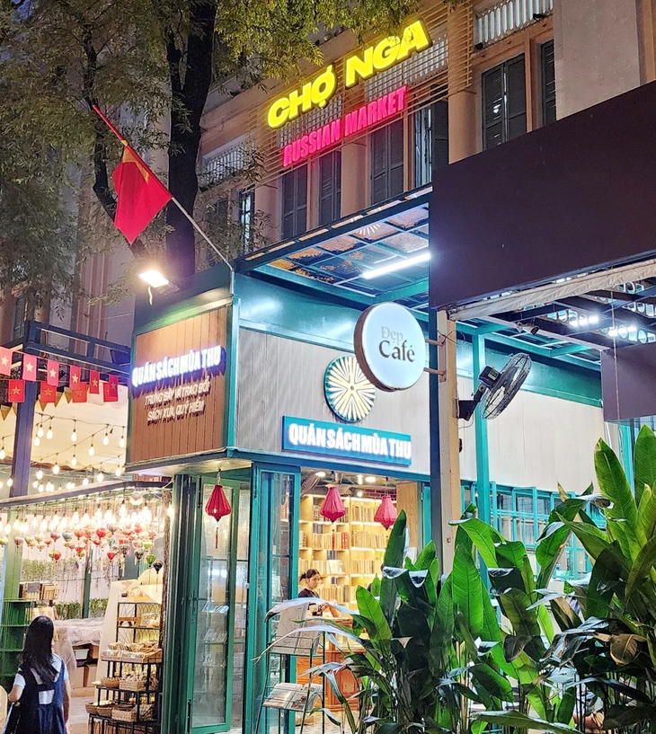 Đừng 'hóa kiếp' tòa nhà Bưu điện TP.HCM thành chợ - Ảnh 1.