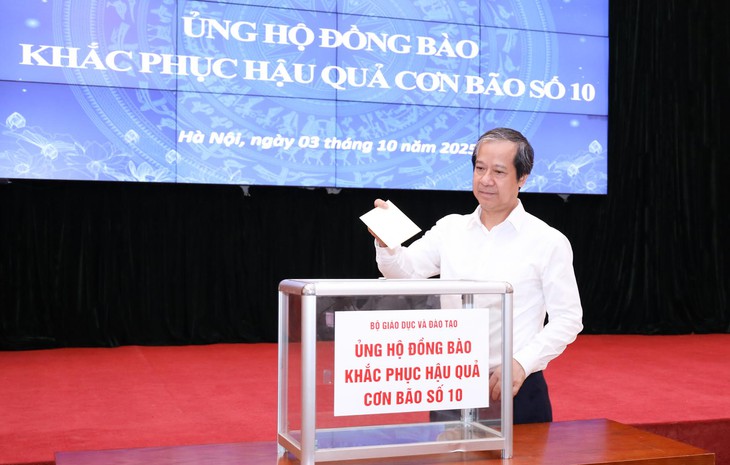 Bộ trưởng Nguyễn Kim Sơn: Hàng triệu học sinh vẫn chưa thể tới trường vì bão số 10 - Ảnh 1.