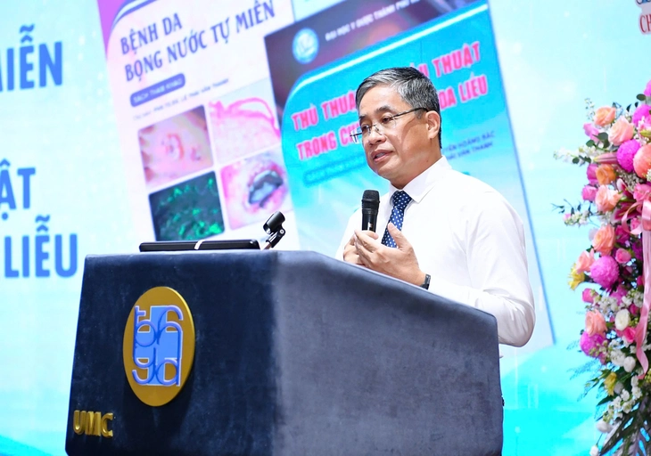 Bệnh viện ĐH Y Dược TP.HCM ra mắt hai ấn phẩm chuyên khoa da liễu - Ảnh 1.