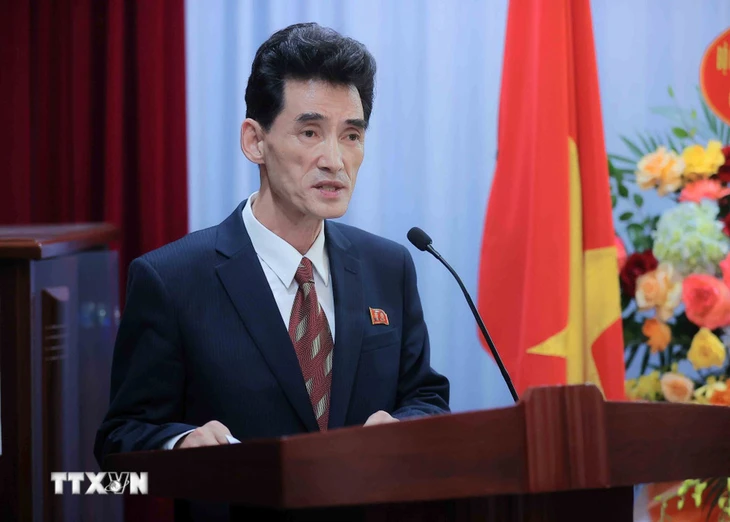 Ông Đỗ Văn Chiến dự chiêu đãi kỷ niệm ngày thành lập Đảng Lao động Triều Tiên - Ảnh 4.