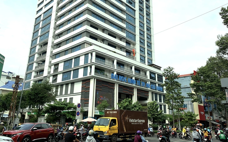 PGS.TS Bùi Quang Hùng phụ trách điều hành Đại học Kinh tế TP.HCM- Ảnh 2.