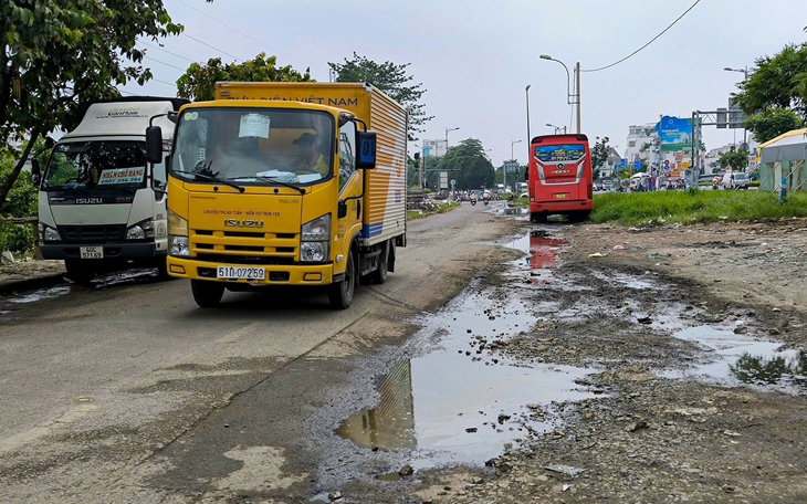 Vì sao quốc lộ 63 vừa láng nhựa lại xuống cấp, nhiều ổ voi, ổ gà - Ảnh 6.