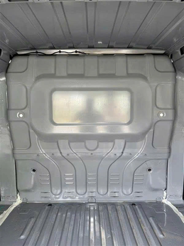 Lộ ảnh không che khoang chở hàng VinFast EC Van: Dung tích 2.600 lít, tải trọng 600kg, không có cửa lùa- Ảnh 5. VinFast EC Van - Ảnh 5.