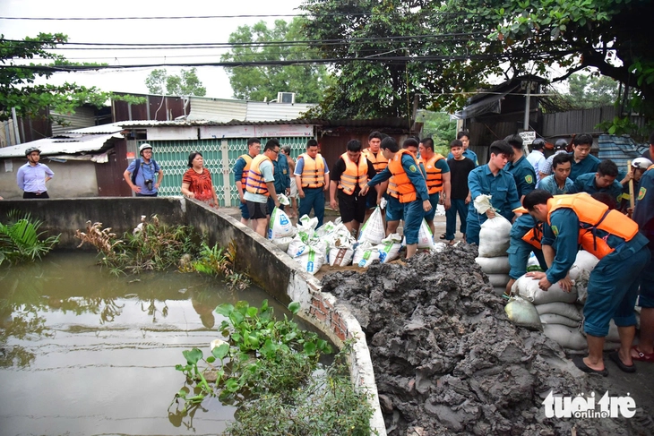 triều cường - Ảnh 1.