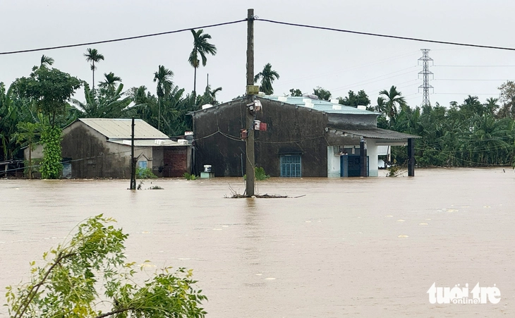 nước lũ - Ảnh 3.