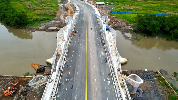 Toàn cảnh con đường Liên Phường sắp thông xe và định hình lại giao thông ở khu đông TP.HCM - Ảnh 4.