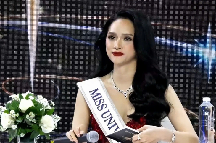 Hương Giang thi Miss Universe 2025: Tất cả là nỗ lực, không lấy đi cơ hội của người khác - Ảnh 1. Hương Giang - Ảnh 1.