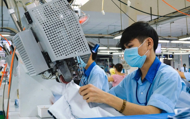 Ngành sữa giữa bão cạnh tranh, các 'đại gia' đang làm ăn ra sao? - Ảnh 2.