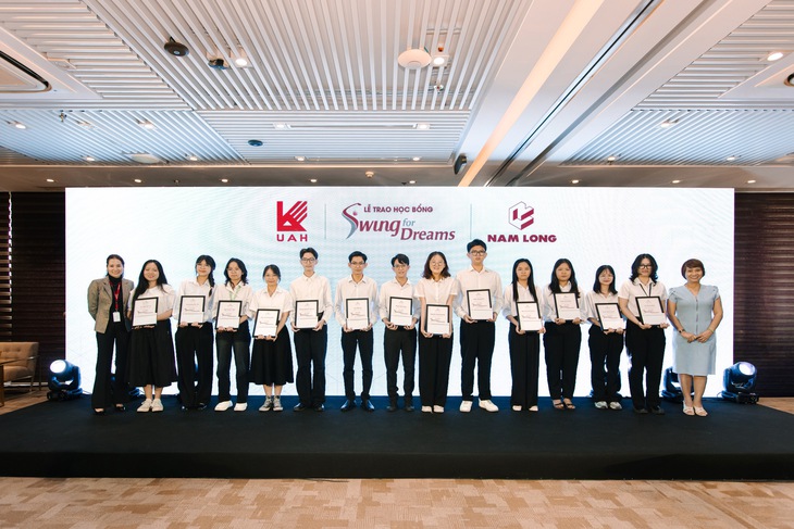 Nam Long trao 84 suất học bổng ‘Swing for Dreams’ với tổng giá trị 840 triệu đồng cho sinh viên - Ảnh 2.