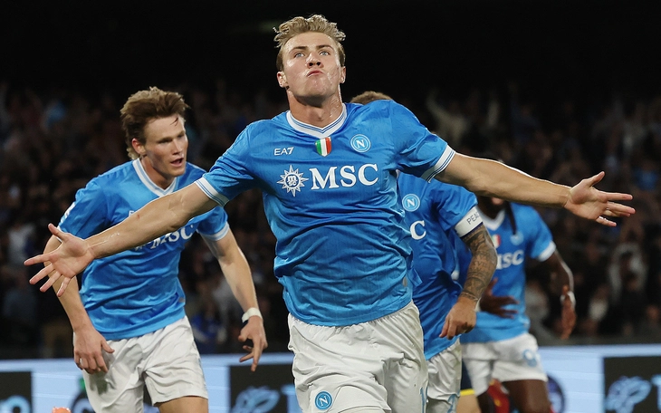 HLV Conte:  'Lịch thi đấu khủng khiếp đang giết chết bóng đá' - Ảnh 3.