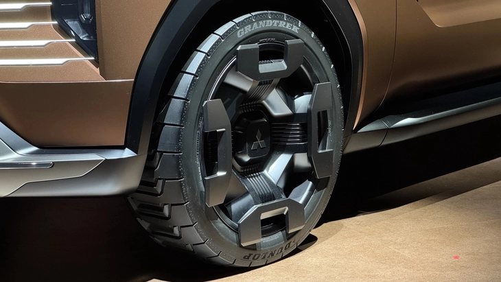 Mitsubishi Pajero Sport - Ảnh 22.