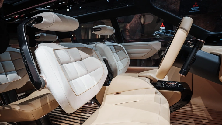 Mitsubishi Pajero Sport - Ảnh 8.