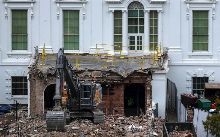 Ông Trump tiết lộ bên dưới phòng khiêu vũ 400 USD ở Nhà Trắng - Ảnh 3.