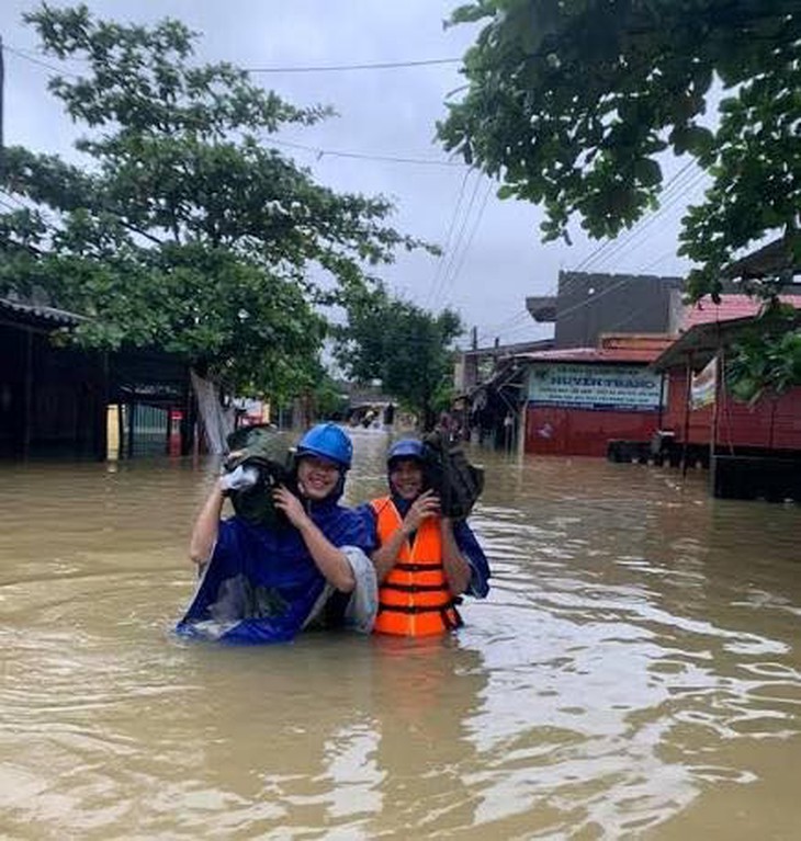 VNPT kết nối những cuộc gọi bình an trong mưa lũ - Ảnh 2. VNPT - Ảnh 2.