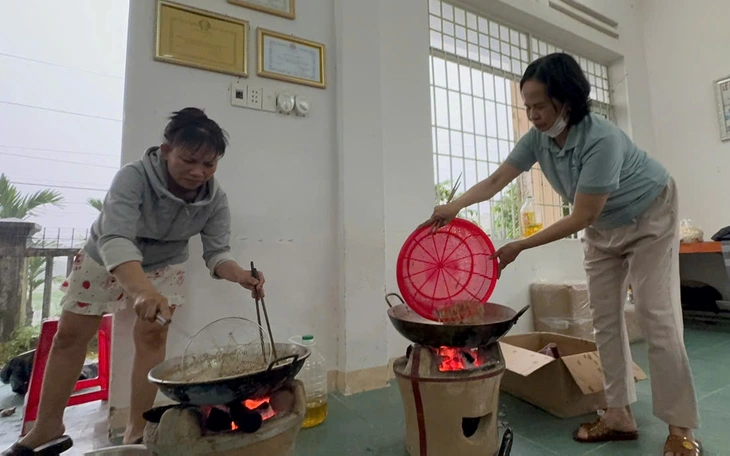 Chạy đua với thời gian, băng rừng, vượt sạt lở cấp cứu sản phụ tiền sản giật   - Ảnh 5.