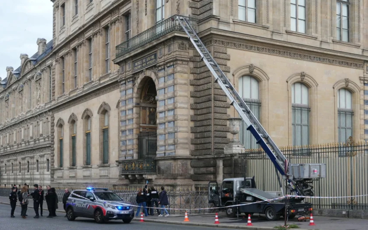 Cung điện Tổng thống Pháp bị trộm hơn 100 món đồ bạc, có cả di sản quốc gia - Ảnh 2.