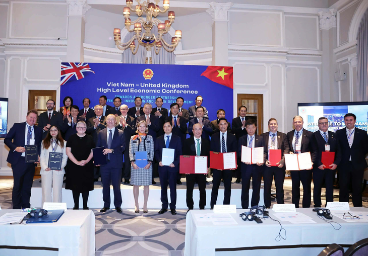 Tổng Bí thư Tô Lâm phát biểu tại Hội nghị Kinh tế cấp cao Việt Nam - Anh - Ảnh 4. Tổng Bí thư Tô Lâm phát biểu tại Hội nghị Kinh tế cấp cao Việt Nam - Anh - Ảnh 4.