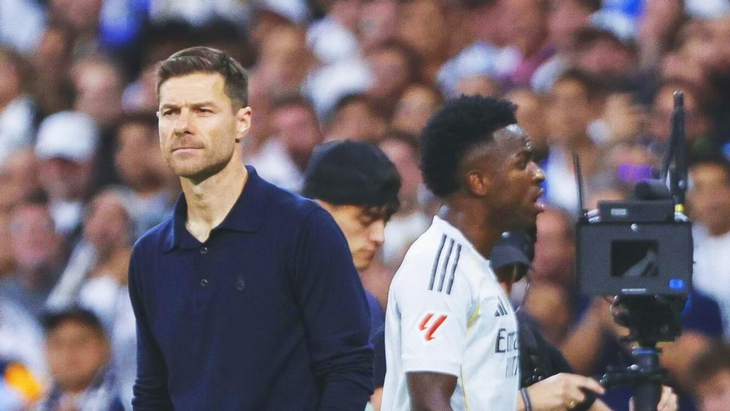 Vinicius xin lỗi vì nổi nóng ở trận El Clasico nhưng ‘lơ’ HLV Alonso - Ảnh 1.