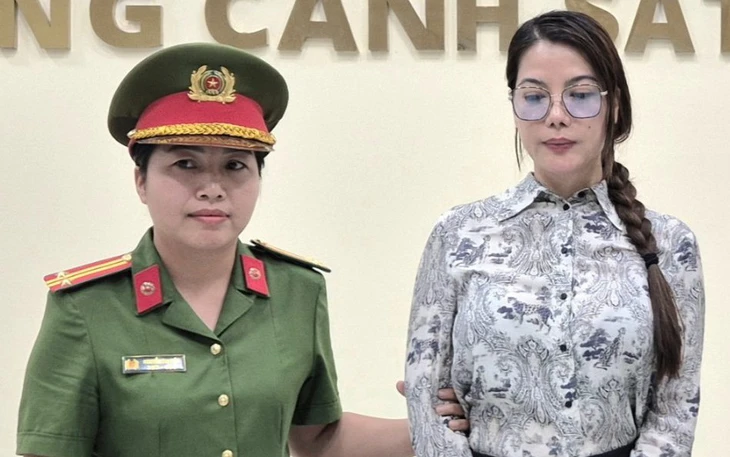 Khám xét nơi ở của diễn viên Trương Ngọc Ánh trong khu Thảo Điền - Ảnh 6.