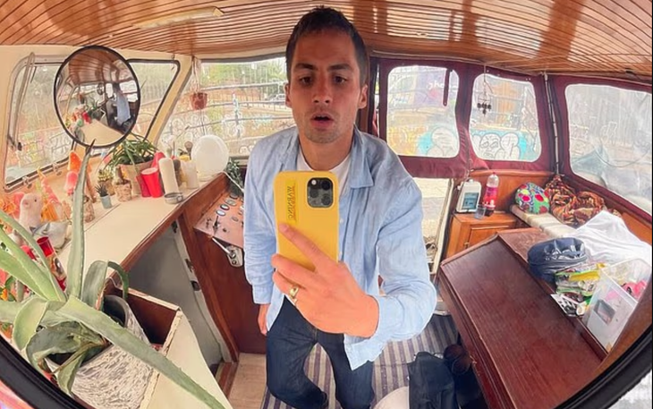 Haaland hóa trang thành Joker đi mua tã cho con trong đêm Halloween - Ảnh 4.