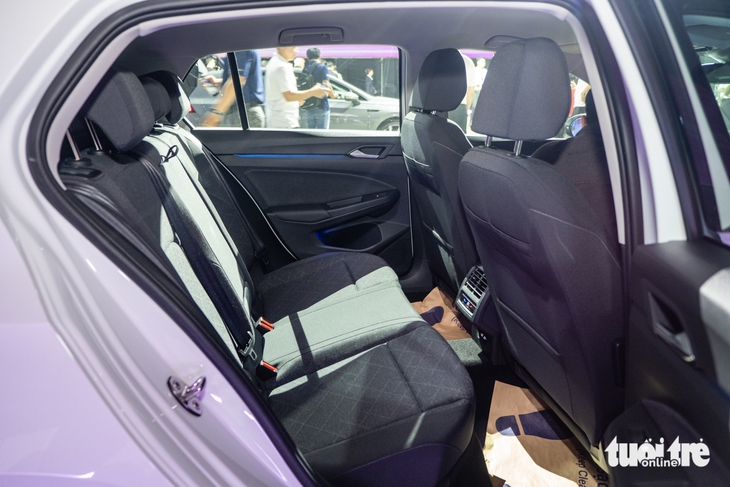 Volkswagen Golf - Ảnh 11.