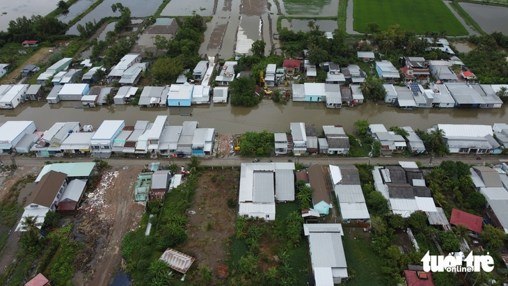 đường Hồ Chí Minh - Ảnh 1.