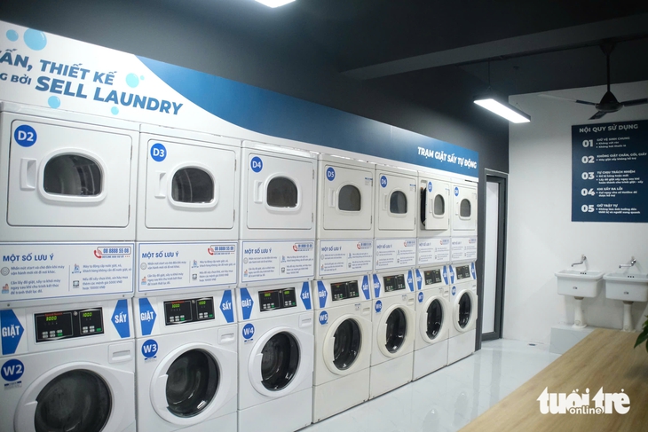 Cựu sinh viên góp tiền tỉ xây trạm giặt sấy tặng đàn em ở ký túc xá - Ảnh 2.